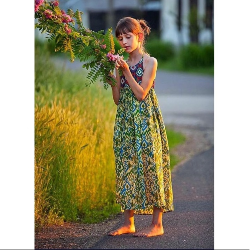 Geometric Halter Maxi Dress - Picture 5 of 8
